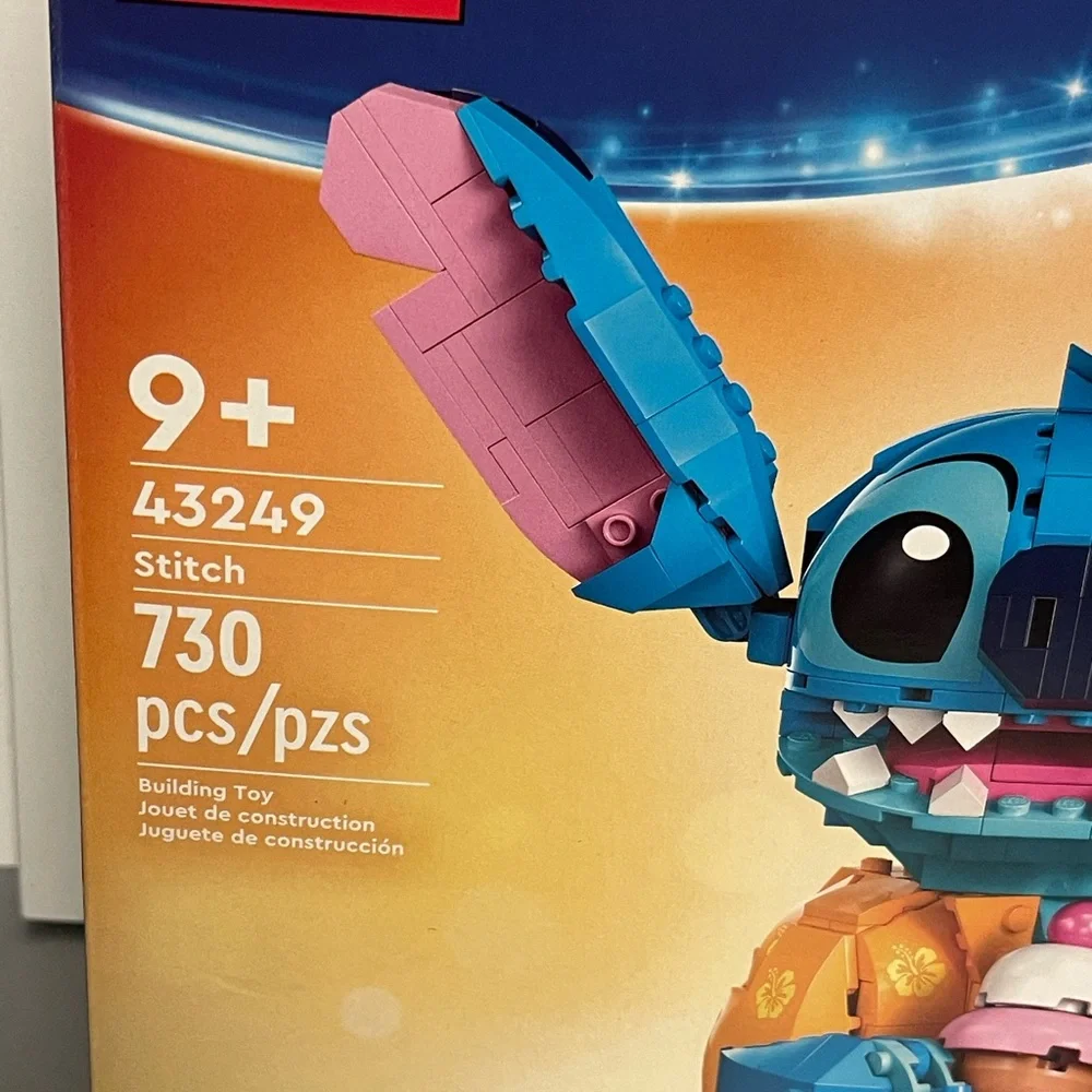 LEGO Disney 43249 Lilo & Stitch Building Toy Set 430Pcs 9+ NIB Sealed